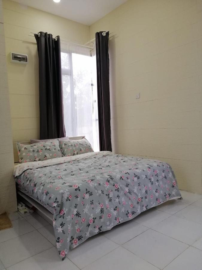 Teratak Sherra Roomstay Macang ภายนอก รูปภาพ